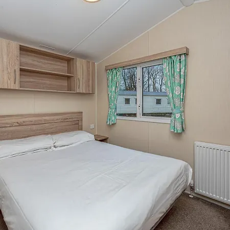 Lyons Manor House Mawbray