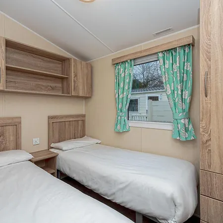 Lyons Manor House Mawbray